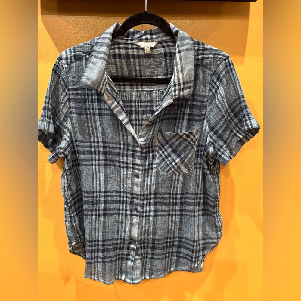 Lucky Brand: Ladies Blue Grey Plaid Button-Up Shirt Cotton. Size large .